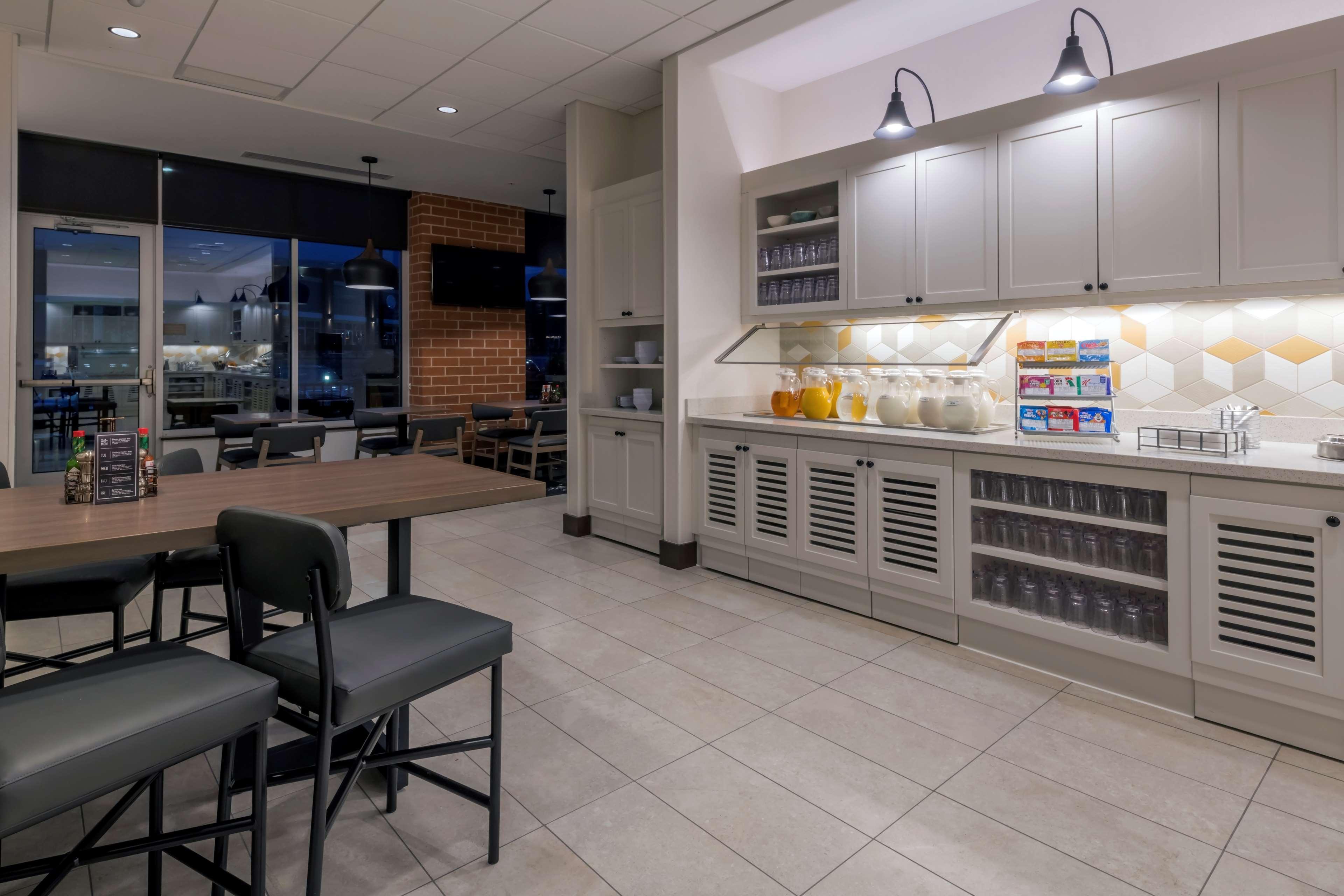 Hyatt Place Marlborough/Apex Center Extérieur photo